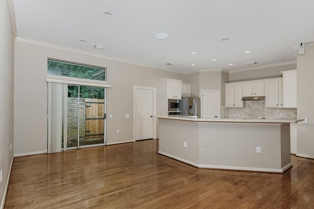 43 Wilmington Way, The Woodlands, TX 77384