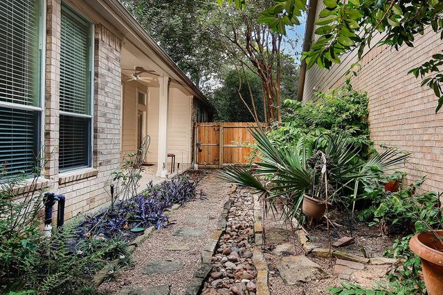 43 Wilmington Way, The Woodlands, TX 77384