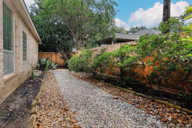 43 Wilmington Way, The Woodlands, TX 77384