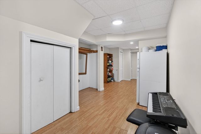 97 Clinton St 97, Chelsea, MA 02150