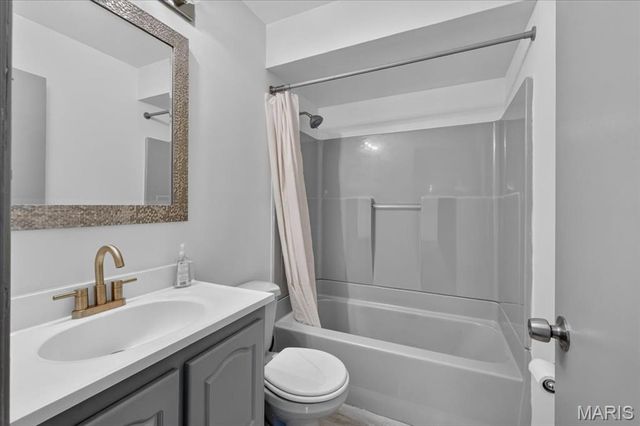 665 Redwing Drive, Florissant, MO 63031