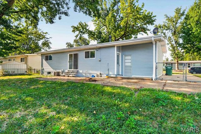 665 Redwing Drive, Florissant, MO 63031