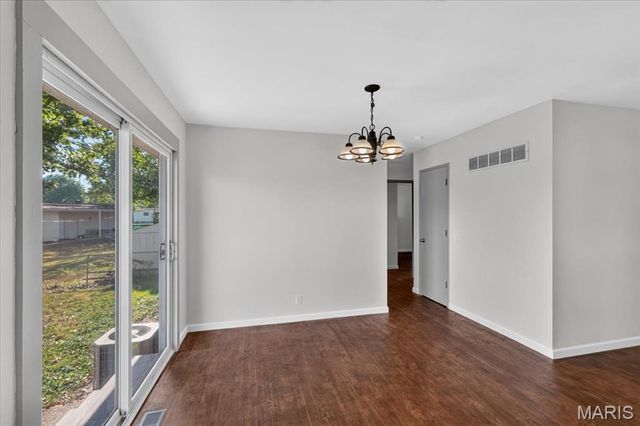 665 Redwing Drive, Florissant, MO 63031