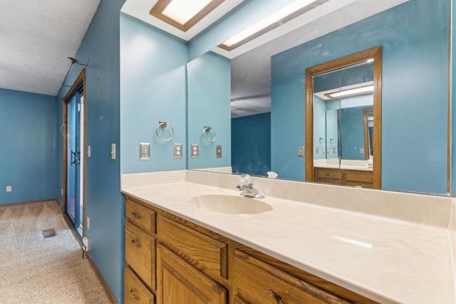 4036 W Farm Road 94, Springfield, MO 65803