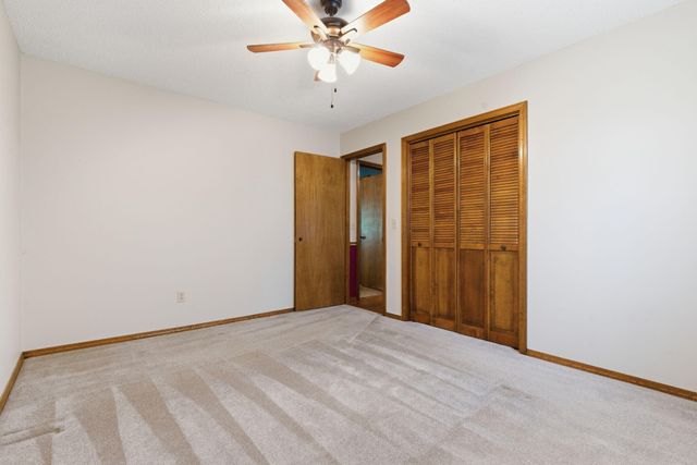 4036 W Farm Road 94, Springfield, MO 65803