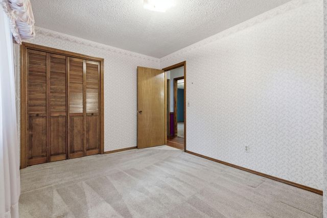 4036 W Farm Road 94, Springfield, MO 65803