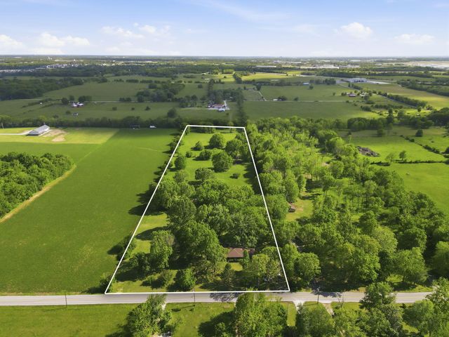 4036 W Farm Road 94, Springfield, MO 65803