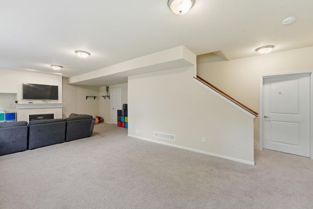 9079 Linden Drive, West Des Moines, IA 50266