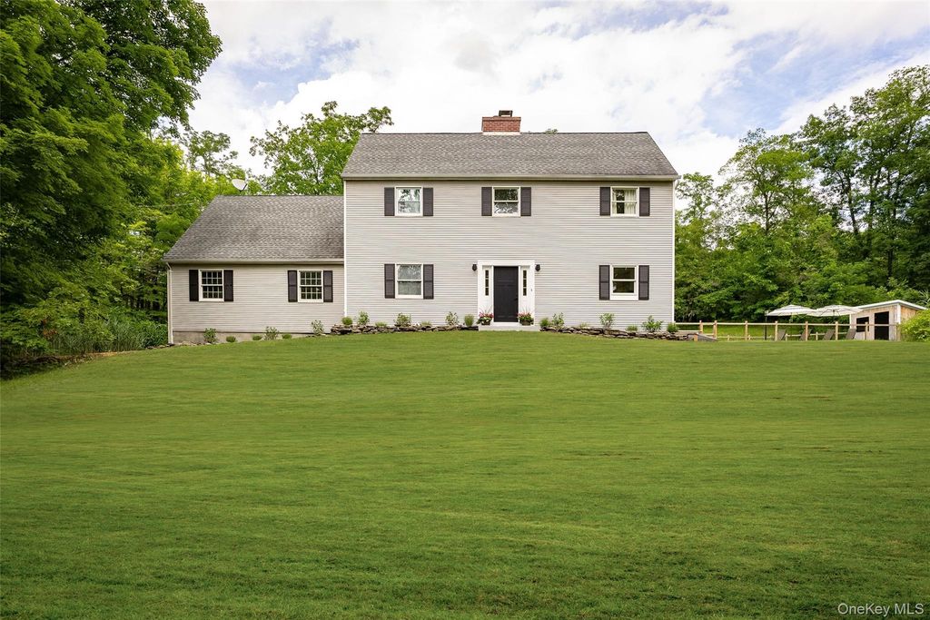 4 Cove Road, Rhinebeck, NY 12572