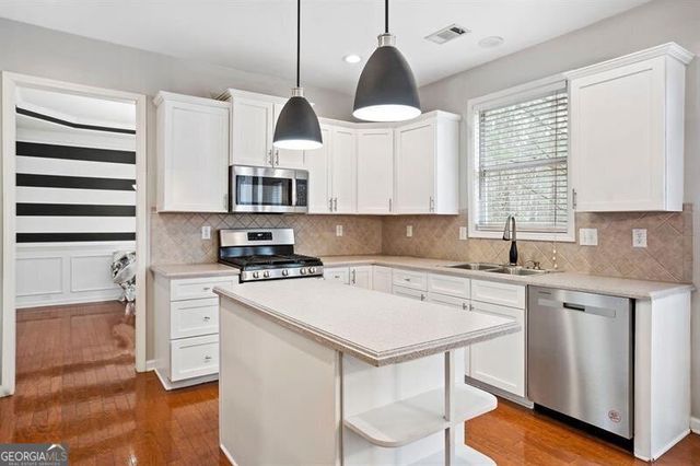 2600 Wolf Lake Drive SW, Atlanta, GA 30349