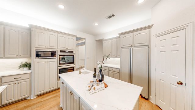 326 W Hickory Ridge Circle, Argyle, TX 76226