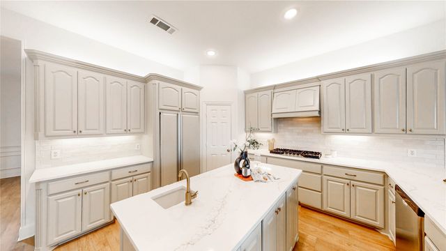 326 W Hickory Ridge Circle, Argyle, TX 76226