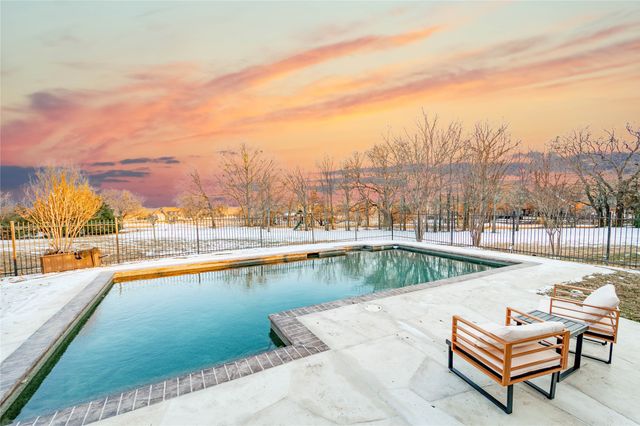 326 W Hickory Ridge Circle, Argyle, TX 76226