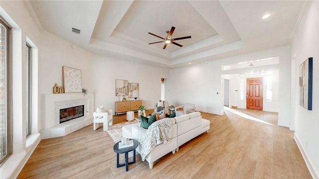 326 W Hickory Ridge Circle, Argyle, TX 76226