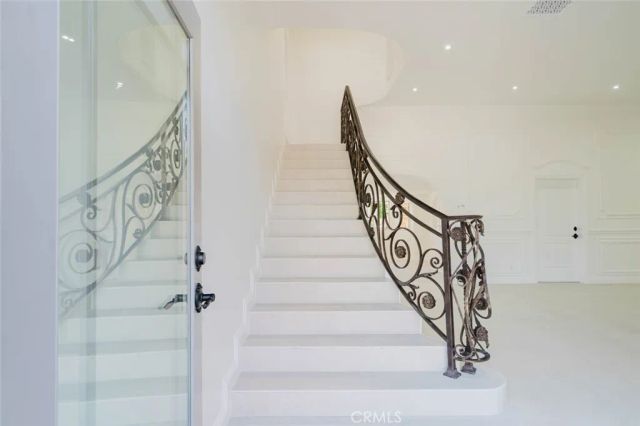 6717 Nagle, Van Nuys, CA 91401