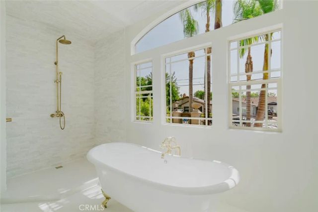 6717 Nagle, Van Nuys, CA 91401