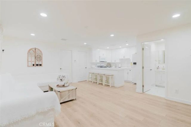 6717 Nagle, Van Nuys, CA 91401
