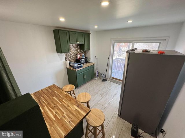 219 W WATER ST, Lansford, PA 18232