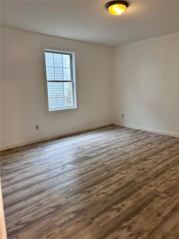 16 Diamond Street, Providence, RI 02907