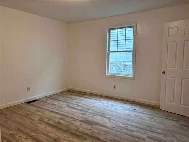 16 Diamond Street, Providence, RI 02907