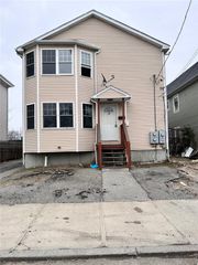 16 Diamond Street, Providence, RI 02907