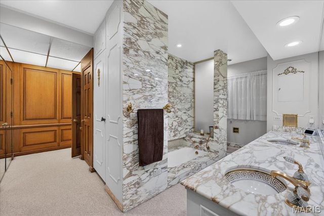 10 Vouga Lane, St Louis, MO 63131