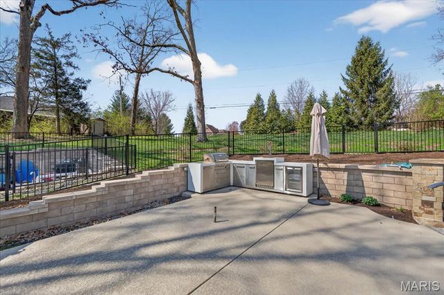 10 Vouga Lane, St Louis, MO 63131