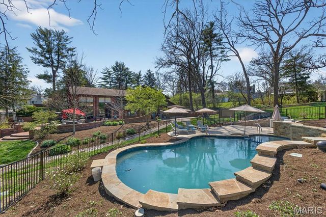 10 Vouga Lane, St Louis, MO 63131