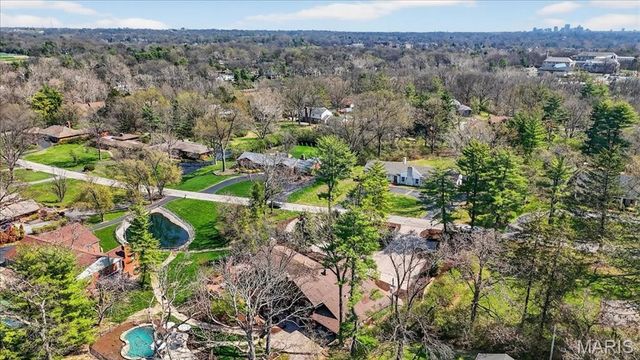 10 Vouga Lane, St Louis, MO 63131
