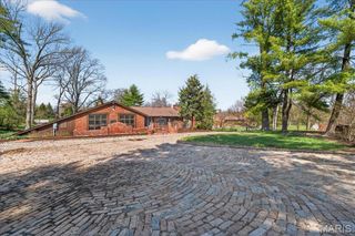 10 Vouga Lane, St Louis, MO 63131