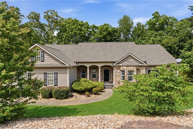 3480 Talking Leaves Trail, Gainesville, GA 30506