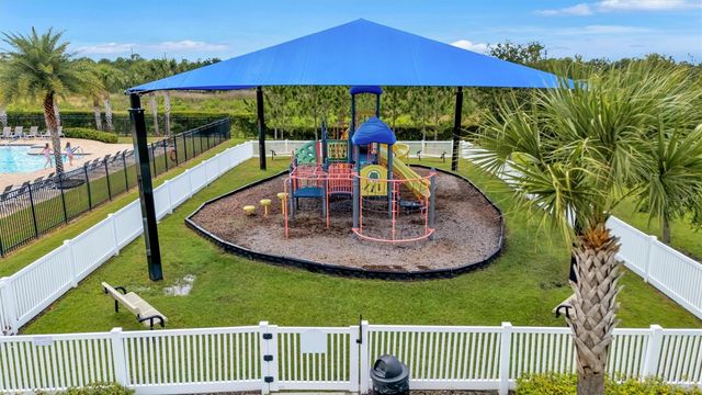 7056 GIDEON CIRCLE, Zephyrhills, FL 33541