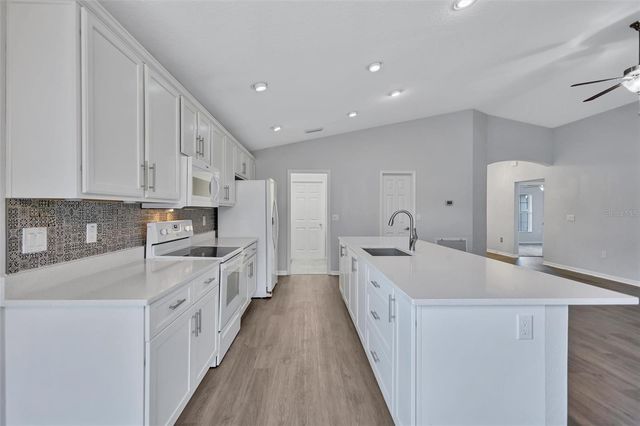 7056 GIDEON CIRCLE, Zephyrhills, FL 33541