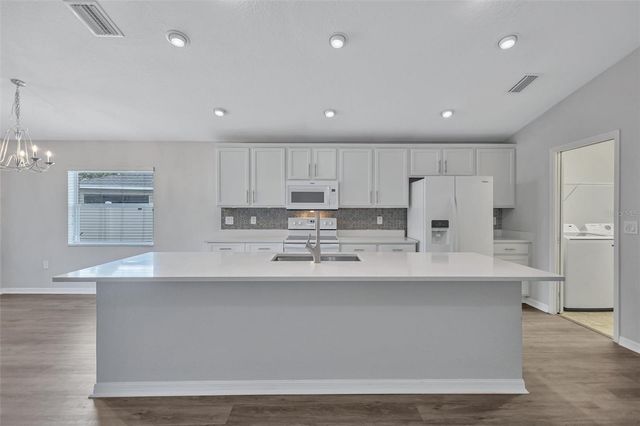 7056 GIDEON CIRCLE, Zephyrhills, FL 33541