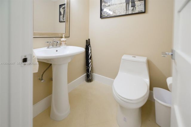 1950 S Ocean Drive 5A, Hallandale Beach, FL 33009