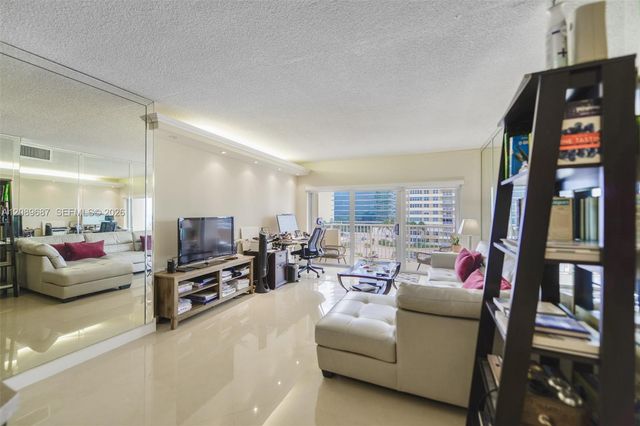 1950 S Ocean Drive 5A, Hallandale Beach, FL 33009