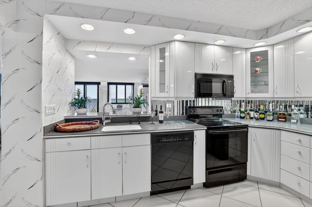 3400 S Ocean Boulevard 10b, Highland Beach, FL 33487