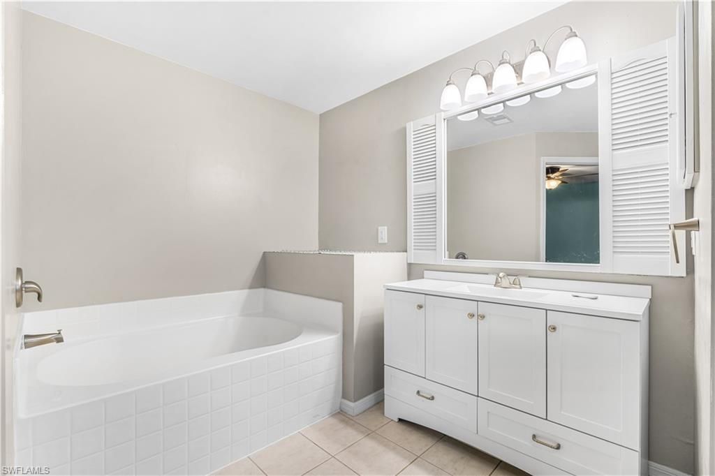 Image 17 of property listing at 1305 SW 22nd PL, Cape Coral, FL 33991