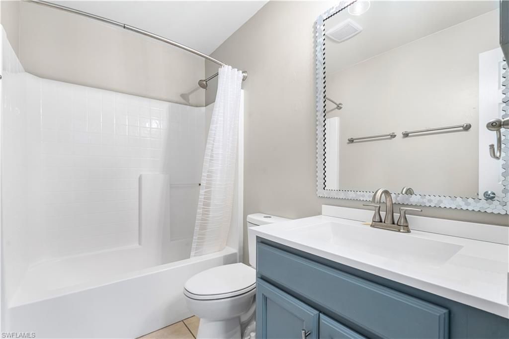 Image 24 of property listing at 1305 SW 22nd PL, Cape Coral, FL 33991