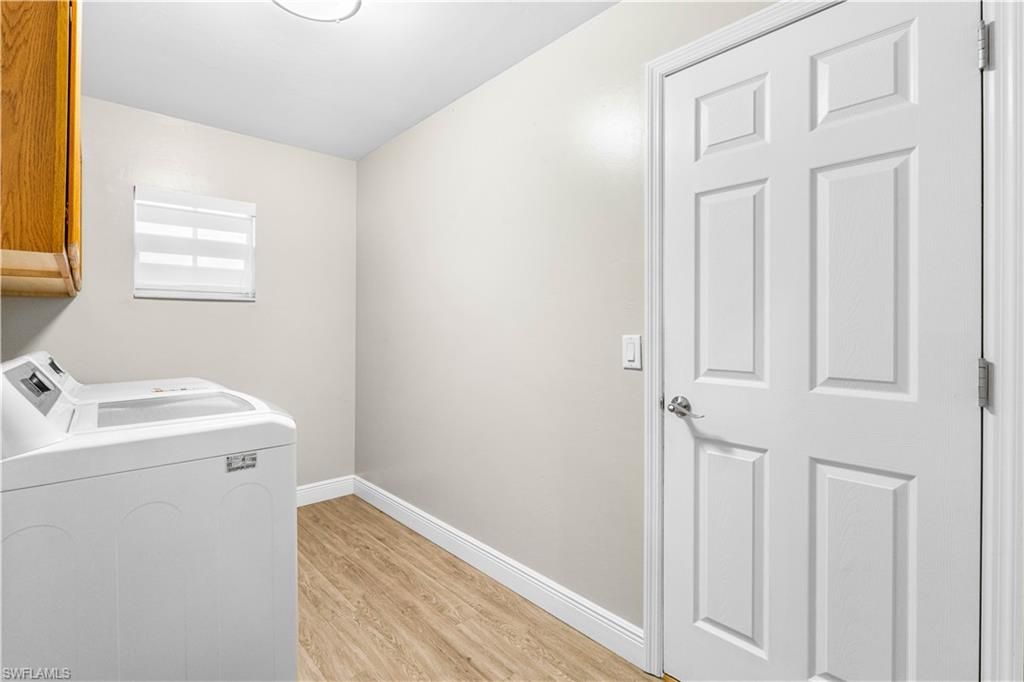 Image 26 of property listing at 1305 SW 22nd PL, Cape Coral, FL 33991