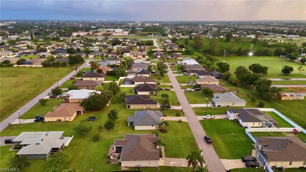 Image 32 of property listing at 1305 SW 22nd PL, Cape Coral, FL 33991