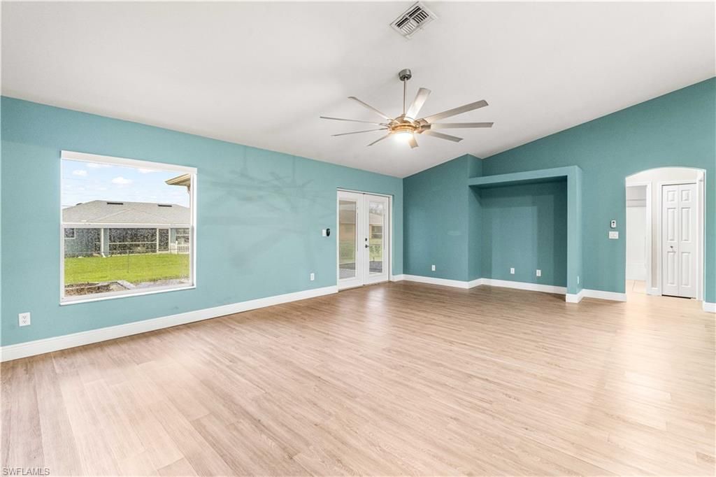 Image 5 of property listing at 1305 SW 22nd PL, Cape Coral, FL 33991