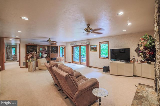 17 MONTVIEU CT, Cockeysville, MD 21030