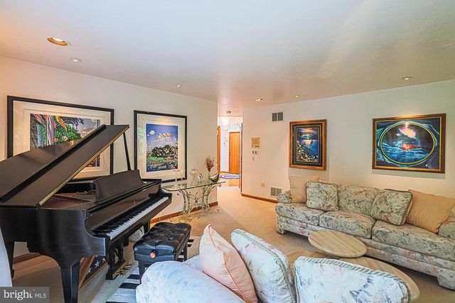 17 MONTVIEU CT, Cockeysville, MD 21030
