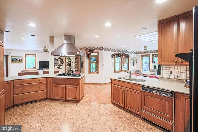 17 MONTVIEU CT, Cockeysville, MD 21030