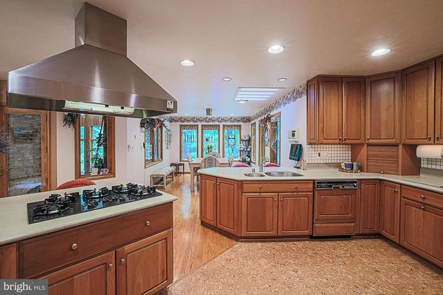 17 MONTVIEU CT, Cockeysville, MD 21030