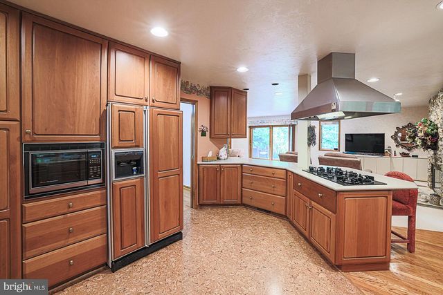 17 MONTVIEU CT, Cockeysville, MD 21030
