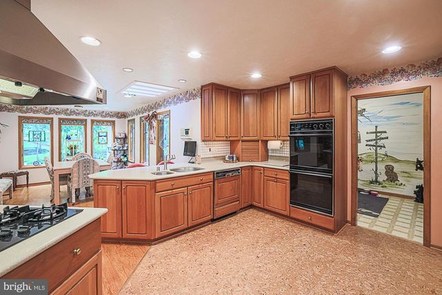 17 MONTVIEU CT, Cockeysville, MD 21030