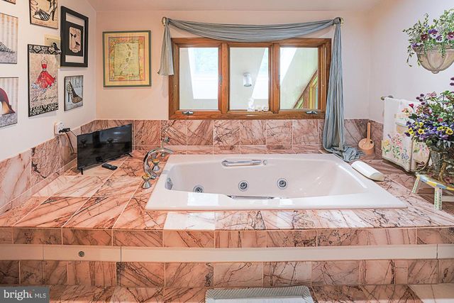 17 MONTVIEU CT, Cockeysville, MD 21030