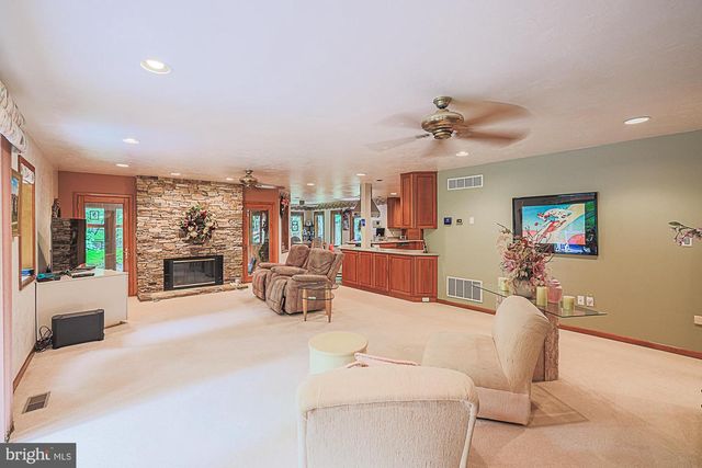 17 MONTVIEU CT, Cockeysville, MD 21030